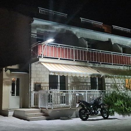 Luxury Apartments Oasis Лумбарда Экстерьер фото