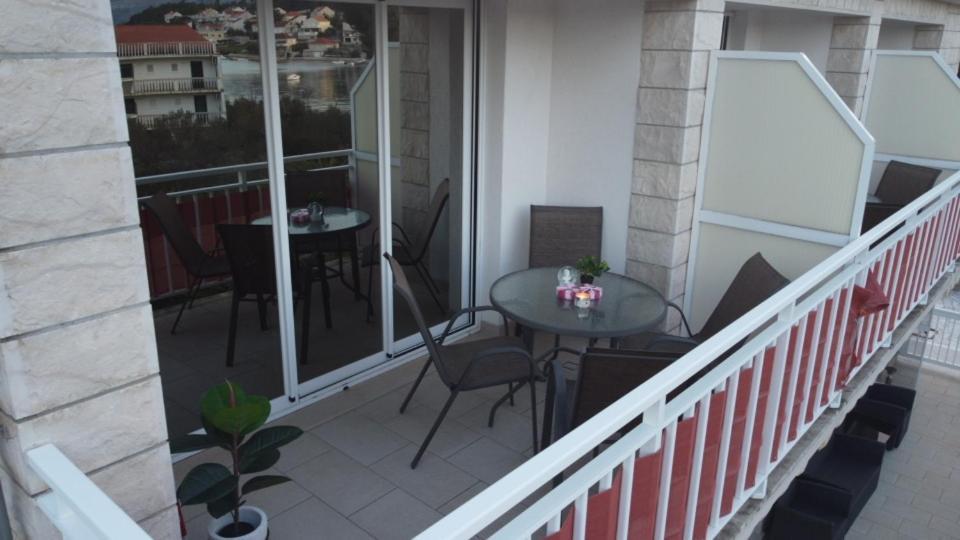Luxury Apartments Oasis Лумбарда Экстерьер фото